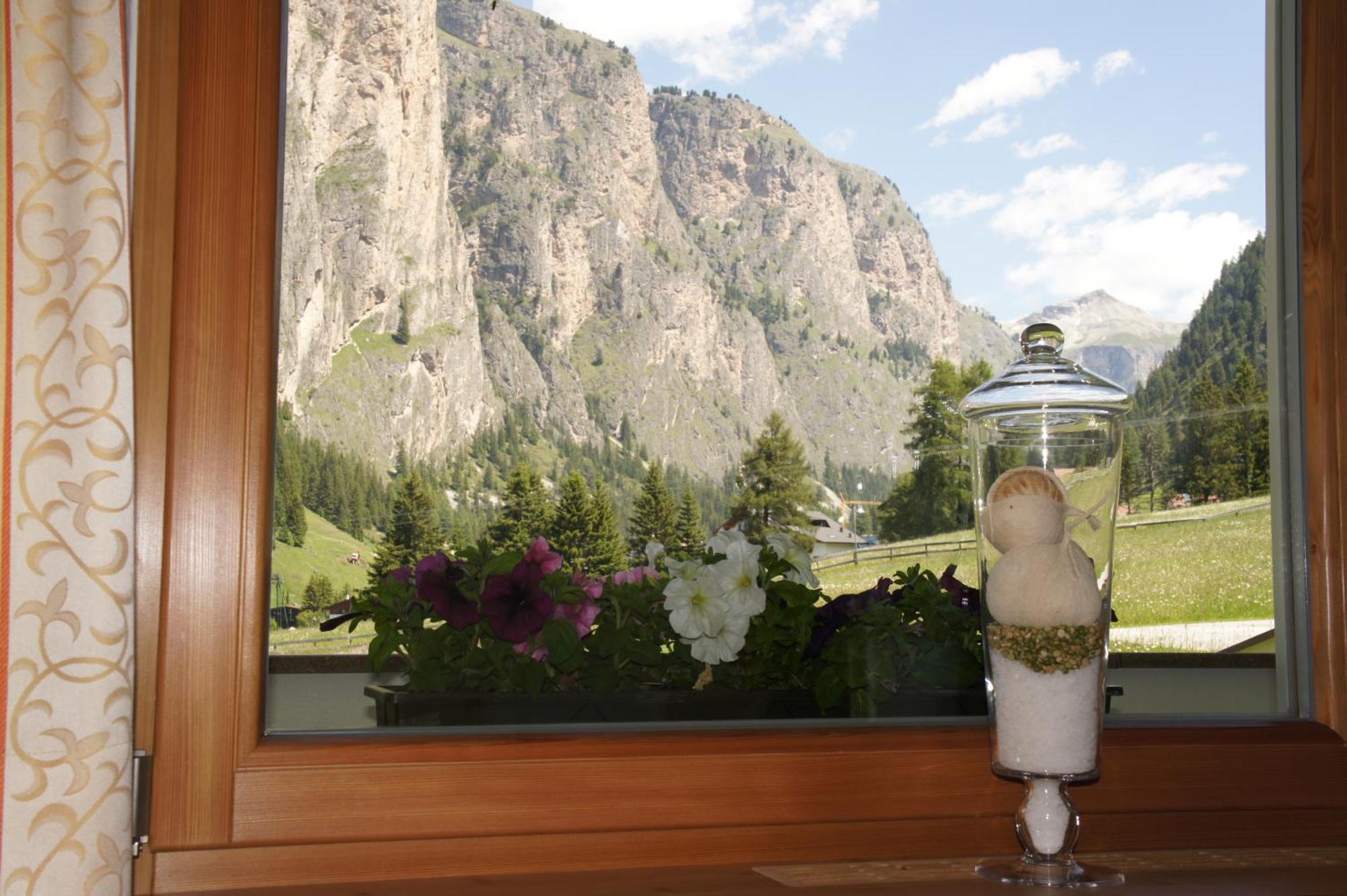 Garni Hotel Bel Vert Selva di Val Gardena Exterior foto